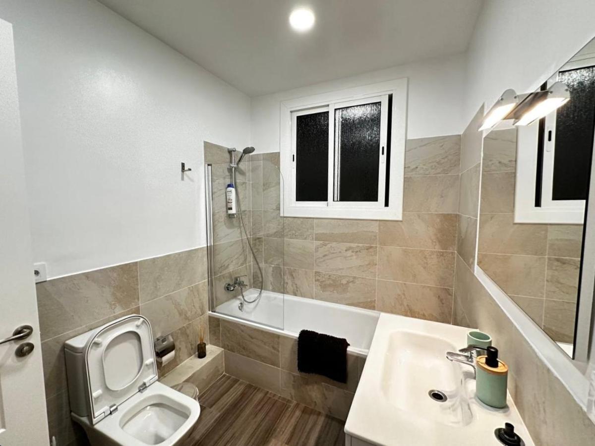 Rooms Nuevo Roger Barcelona Bagian luar foto