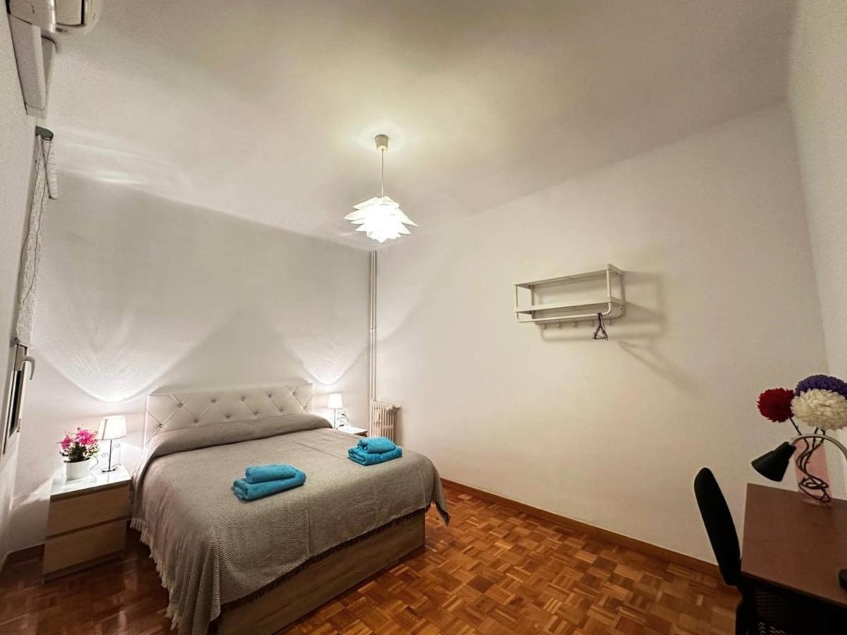 Rooms Nuevo Roger Barcelona Bagian luar foto