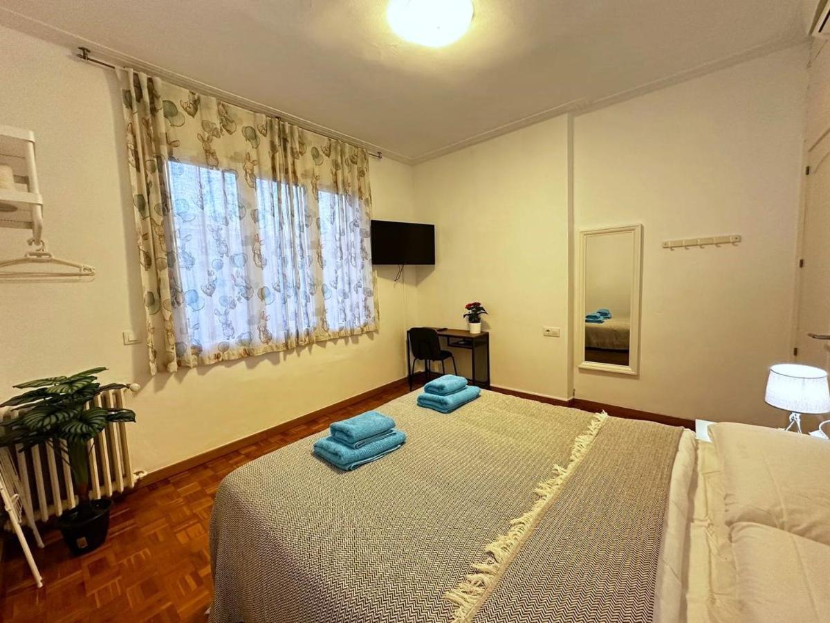 Rooms Nuevo Roger Barcelona Bagian luar foto